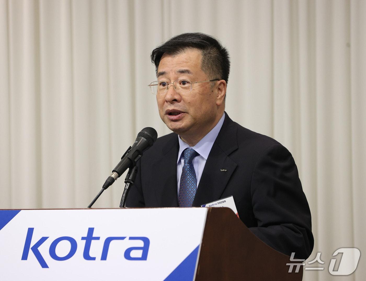 본문 이미지 - 강경성 대한무역투자진흥공사&#40;KOTRA&#41; 사장이 13일 서울 종로구에서 열린 기자간담회에서 발언하고 있다. &#40;KOTRA 제공&#41; 2025.11.14 /뉴스1