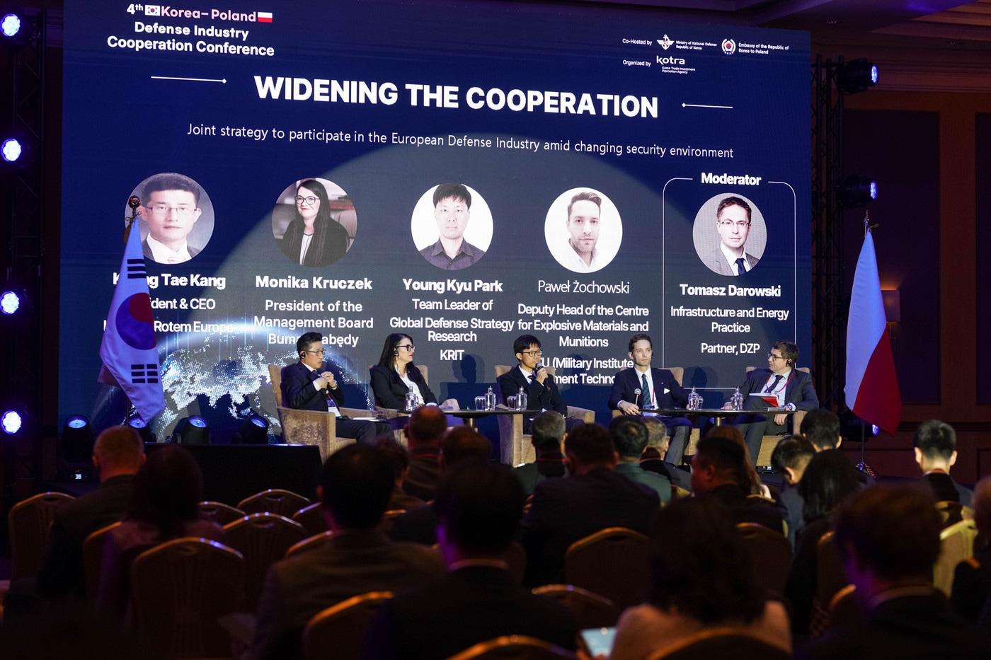 13일&#40;현지시간&#41; 폴란드 바르샤바에서 열린 &#39;한국·폴란드 방산 협력 콘퍼런스&#39; 토의 모습.&#40;국방부 제공&#41;