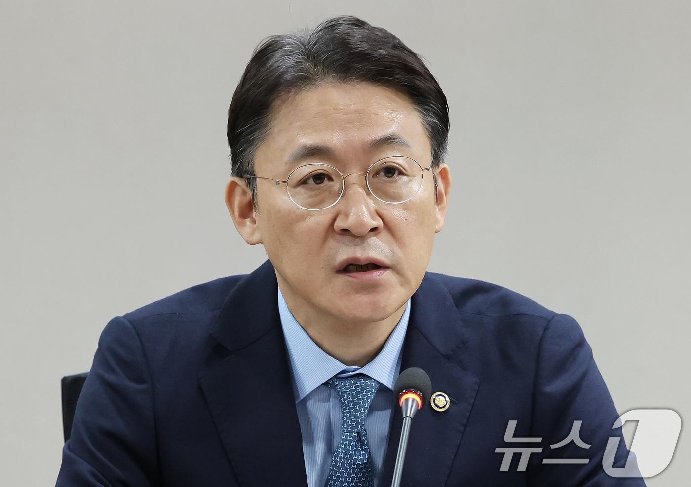 권대영 금융위원회 부위원장이 14일 오전 서울 중구 신용회복위원회에서 열린 &#39;채무조정 이행자를 위한 특례대출 새도약론 협약식&#39;에서 인사말 하고 있다. 2025.11.14/뉴스1 ⓒ News1 장수영 기자