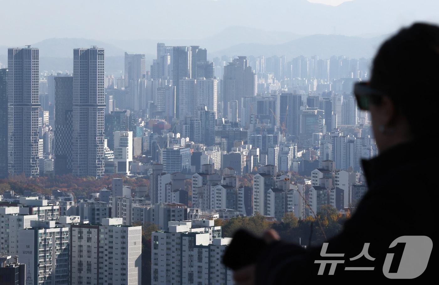 14일 서울 중구 남산에서 바라본 도심에 아파트 단지가 보이고 있다.  2025.11.14/뉴스1 ⓒ News1 장수영 기자