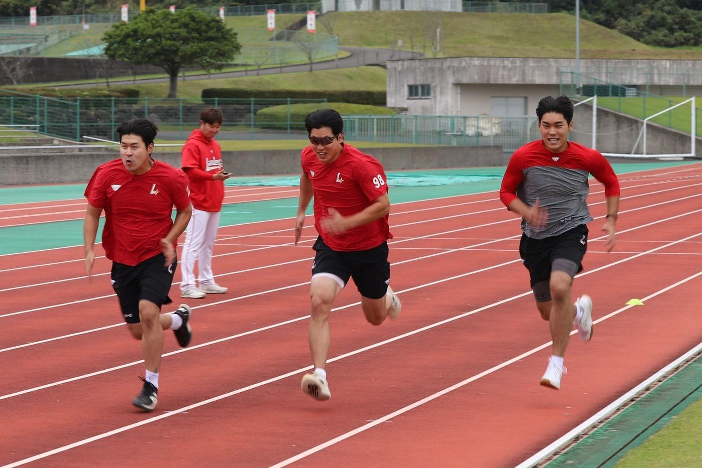 SSG 랜더스는 가고미사 유망주 집중 육성 캠프에서 러닝 훈련 비중을 강화했다. &#40;SSG 랜더스 제공&#41;