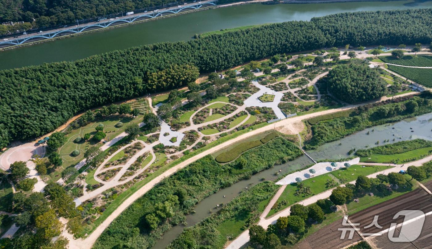 울산 태화강국가정원에 조성된 자연주의정원. &#40;울산시 제공. 재판매 및 DB 금지&#41; /뉴스1