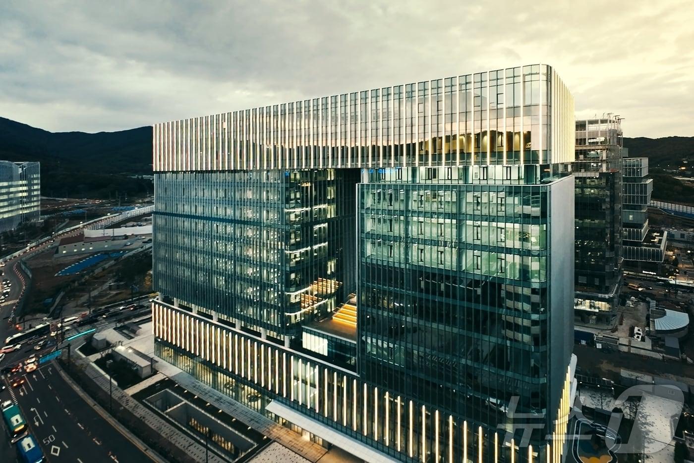 판교 야놀자 사옥인 텐엑스타워 외관&#40;야놀자 제공&#41; 