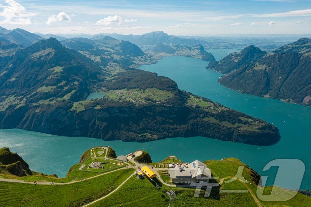 프론알프스톡에서 바라본 루체른 호수(스위스관광청 제공)