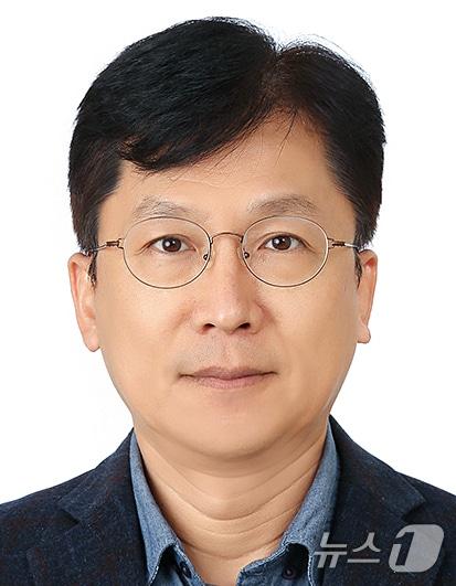 본문 이미지 - 이재명 대통령이 14일 중소벤처기업부 제2차관에 이병권 더불어민주당 정책위원회 전문위원을 임명했다. &#40;대통령실 제공. 재판매 및 DB 금지&#41; 2025.11.14/뉴스1 ⓒ News1 허경 기자