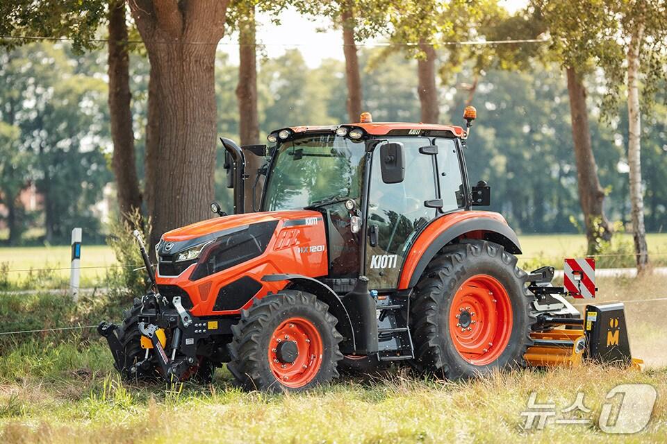 본문 이미지 - 대동 HX 트랙터 수출 모델&#40;대동 제공&#41;