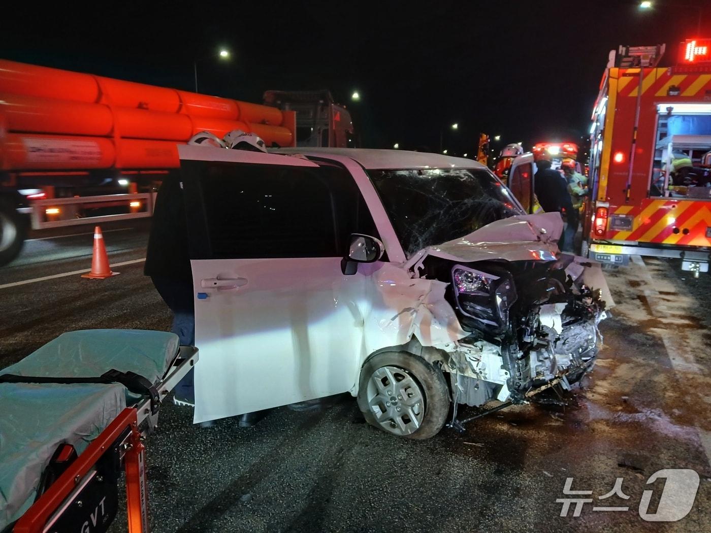 본문 이미지 - 사고현장&#40;인천소방본부 제공.재판매 및 DB금지&#41;