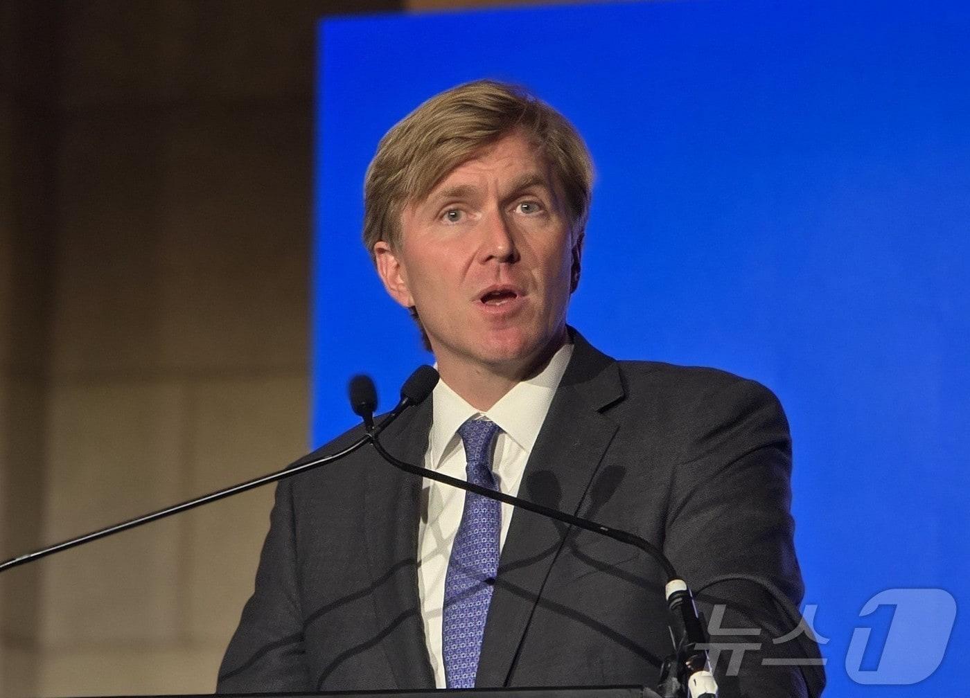 본문 이미지 - 14일&#40;현지시간&#41; 엘브리지 콜비 미국 국방부 정책담당 차관이 워싱턴DC에서 열린 한국 국경절 행사에서 연설하고 있다. ⓒ News1 류정민 특파원