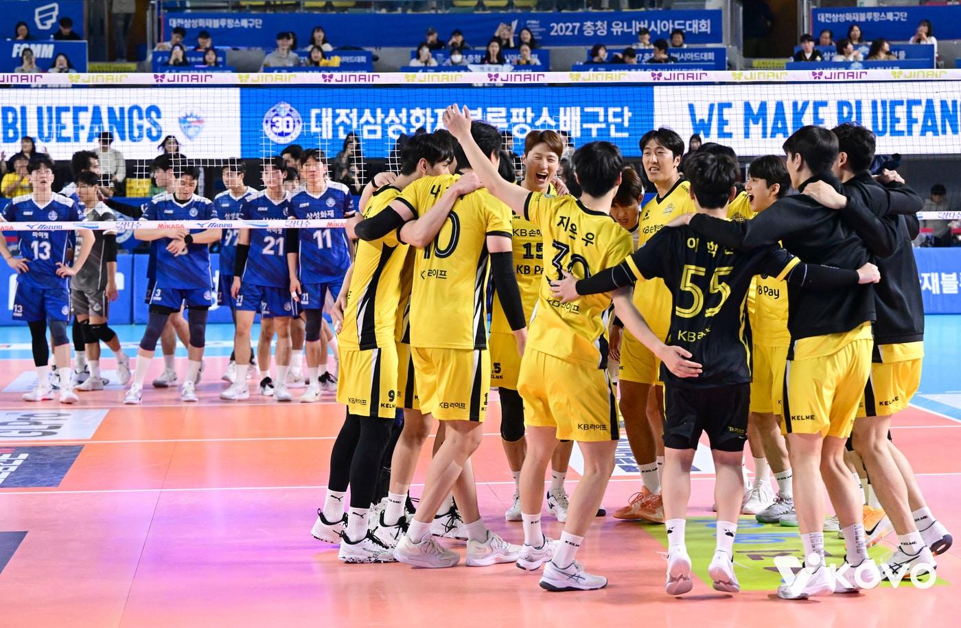 남자 프로배구 선두에 오른 KB손해보험&#40;KOVO 제공&#41;