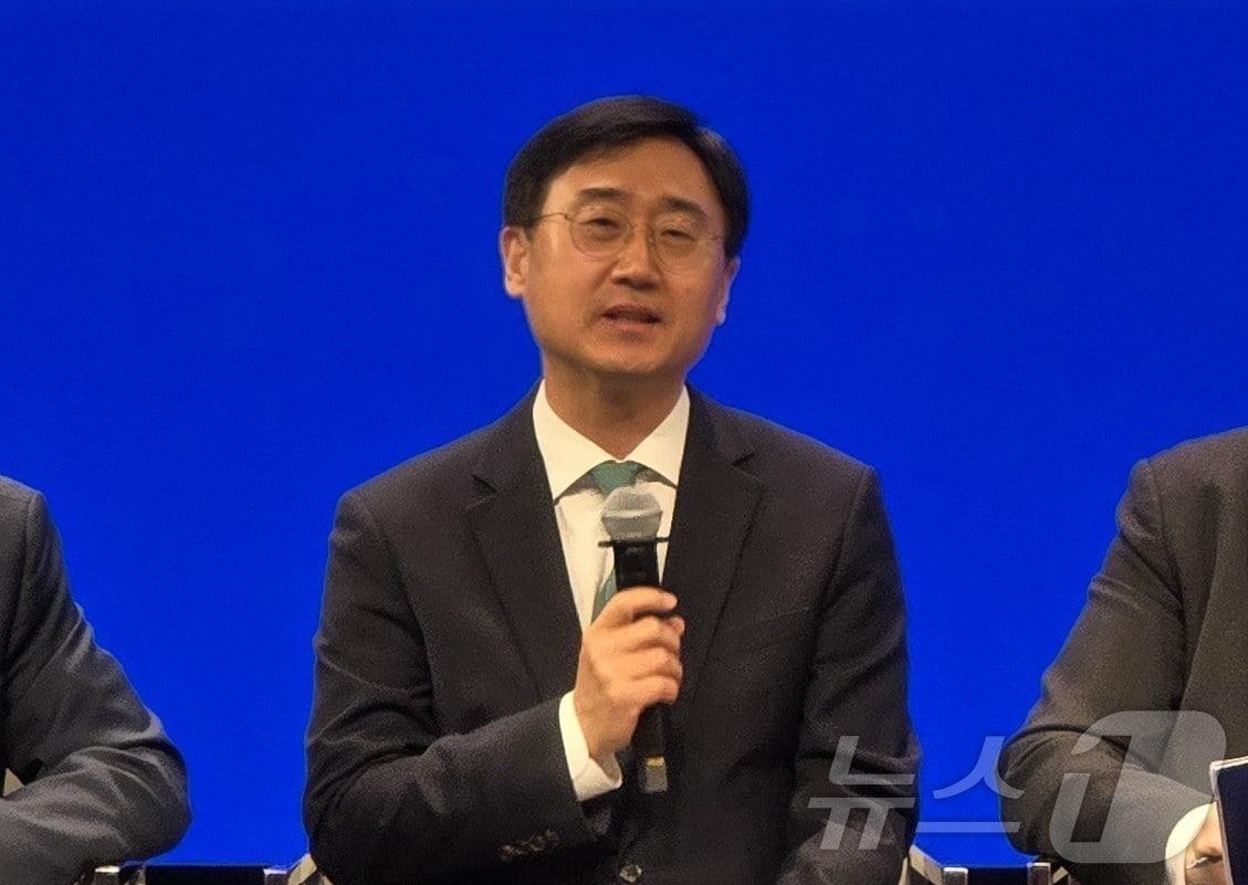 본문 이미지 - 국방부 차관을 지낸 신범철 세종연구소 수석연구위원이 14일(현지시간) 미국 워싱턴DC에서 열린 '2025 밴 플리트 정책 포럼' 안보 세션에서 발언하고 있다. ⓒ News1 류정민 특파원