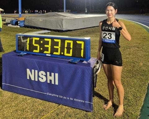 본문 이미지 - 김유진이 15일 육상 여자 5000m 한국 신기록을 세웠다. &#40;대한육상연맹 제공&#41;