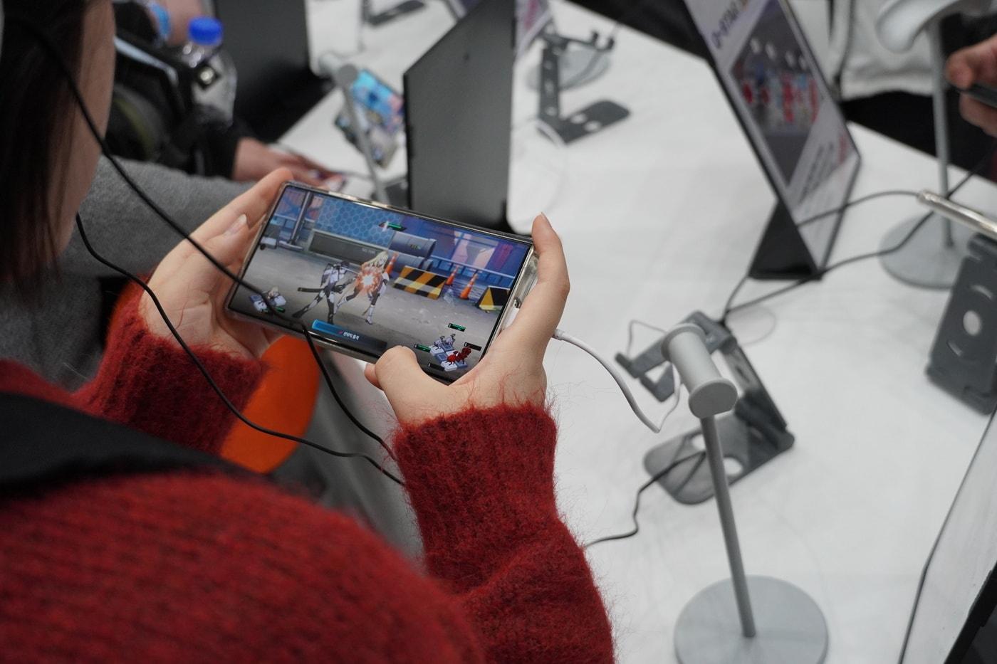 &#39;지스타 2025&#39; 관람객이 &#39;노아&#39;를 시연하고 있다.&#40;위메이드맥스 제공. 재판매 및 DB금지&#41;2025.11.17/뉴스1