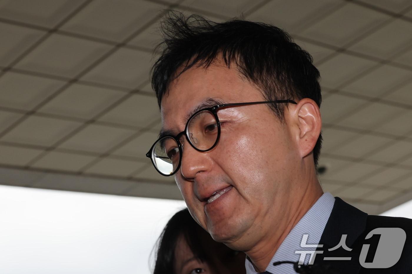 구자현 신임 검찰총장 직무대행이 17일 오전 서울 서초구 대검찰청으로 출근하고 있다. 2025.11.17/뉴스1 ⓒ News1 황기선 기자