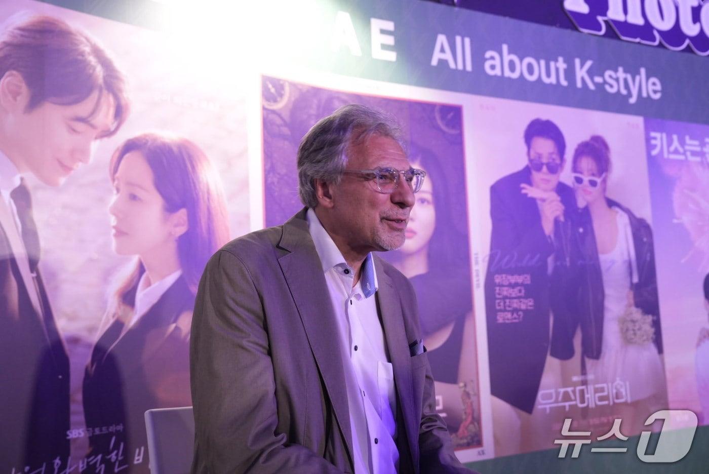 지난 16일&#40;현지 시각&#41; 오후, 두바이 글로벌 빌리지에서 폴 임커스 주두바이 네덜란드 총영사가 뉴스1과 인터뷰를 진행하고 있다. &#40;사진=이민혜&#41; 2025.11.17/뉴스1 ⓒ News1