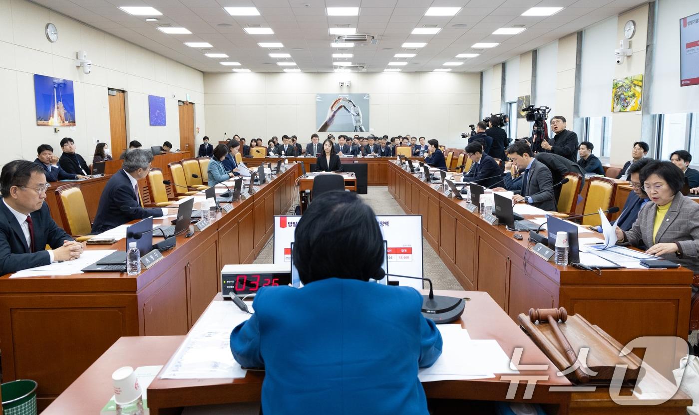 17일 서울 여의도 국회에서 제429회국회&#40;정기회&#41; 과학기술정보방송통신위원회 제16차 전체회의가 진행되고 있다. 2025.11.17/뉴스1 ⓒ News1 이승배 기자