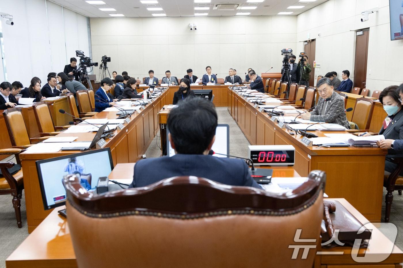 17일 서울 여의도 국회에서 제429회국회&#40;정기회&#41; 보건복지위원회가 진행되고 있다. 2025.11.17/뉴스1 ⓒ News1 이승배 기자