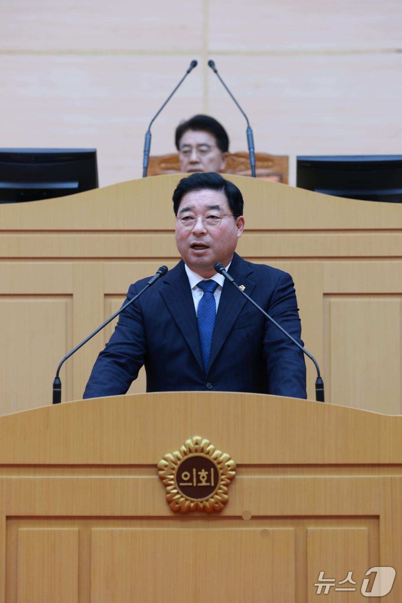 본문 이미지 - 신민호 의원이 본회의장에서 5분 발언을 하고 있다.&#40;전남도의회 제공, 재판매 및 DB금지&#41;/뉴스1 