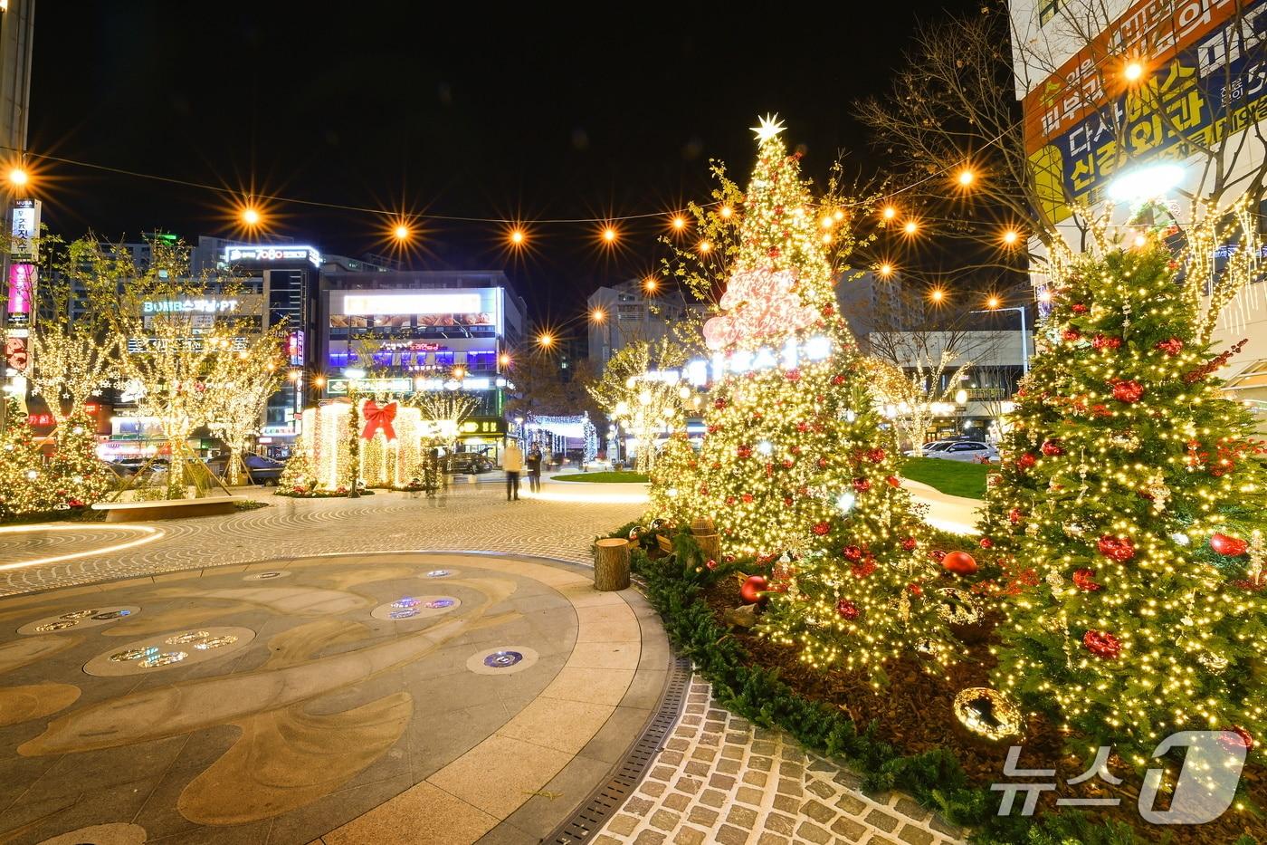 지난해 대구 달성군 다사광장 크리스마스 경관 조명&#40;대구 달성군 제공. 재판매 및 DB금지&#41;