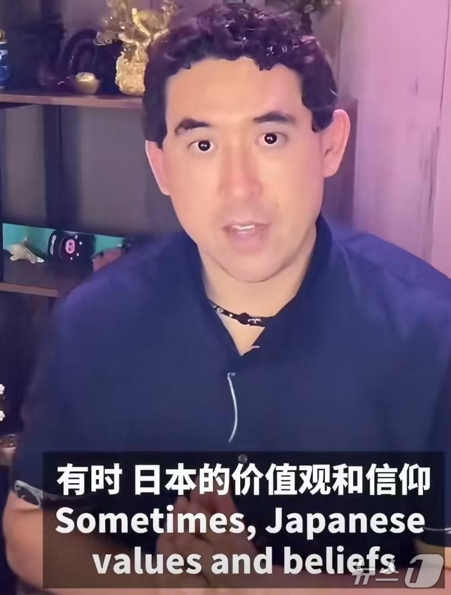 본문 이미지 - 로버트 카지와라가 차이나데일리와 인터뷰를 하고 있다.