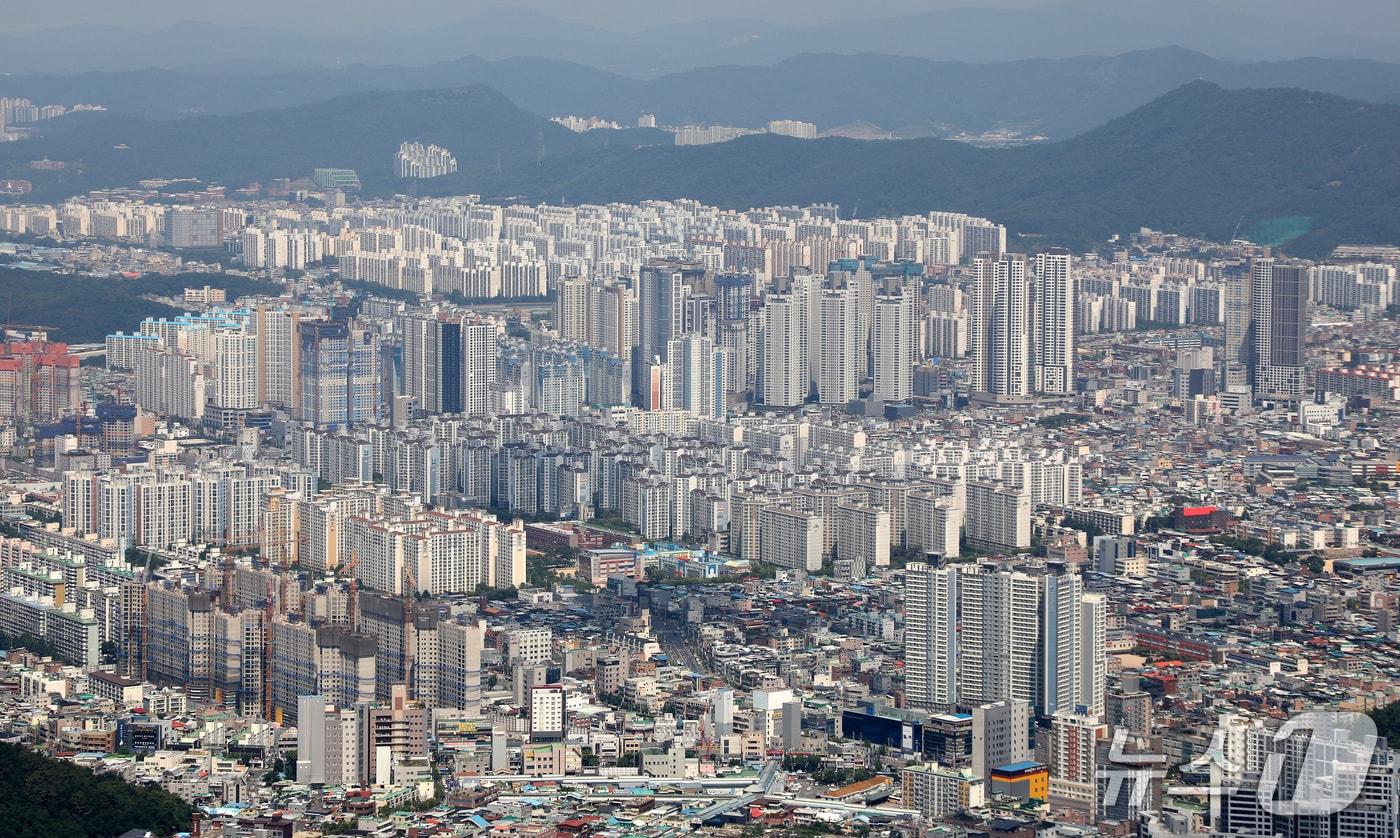 대구 아파트 중위 매매가격이 한달 만에 상승 전환했다. 사진은 대구 도심 전경.&#40;뉴스1 자료, 재판매 및 DB 금지&#41;ⓒ News1 DB