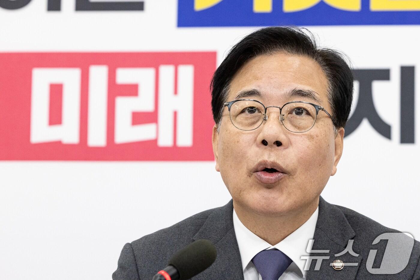 송언석 국민의힘 원내대표가 18일 서울 여의도 국회에서 현안 관련 기자간담회를 하고 있다. 2025.11.18/뉴스1 ⓒ News1 이승배 기자