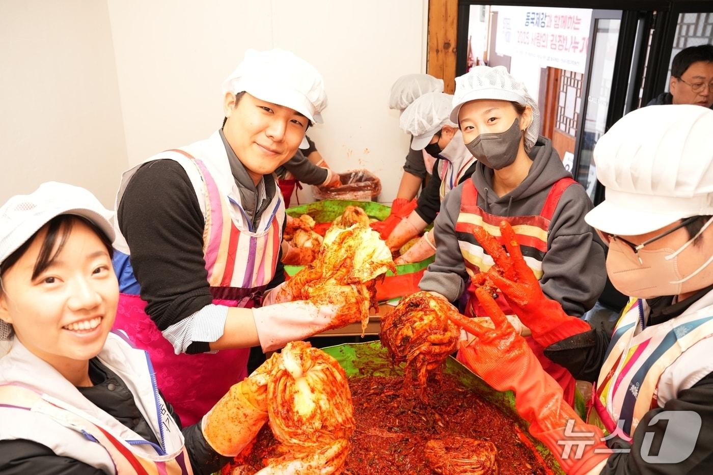 동국제강 사랑의 김장 나누기 행사 사진&#40;동국제강 제공&#41;