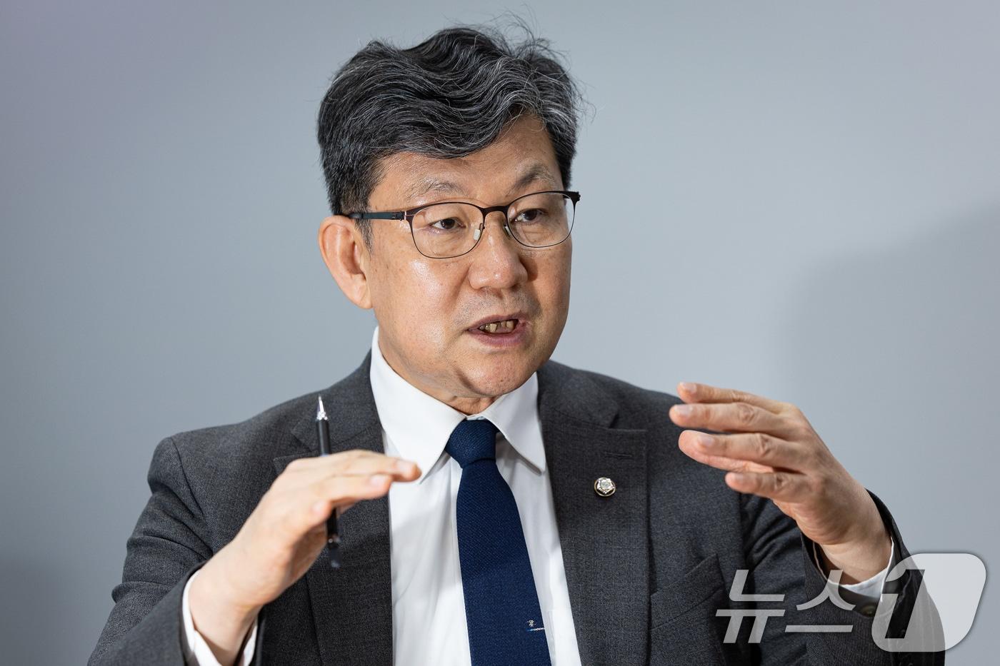 본문 이미지 - 김남근 더불어민주당 의원이 18일 서울 여의도 국회 의원회관에서 뉴스1과 인터뷰하고 있다. ⓒ 뉴스1 유승관 기자