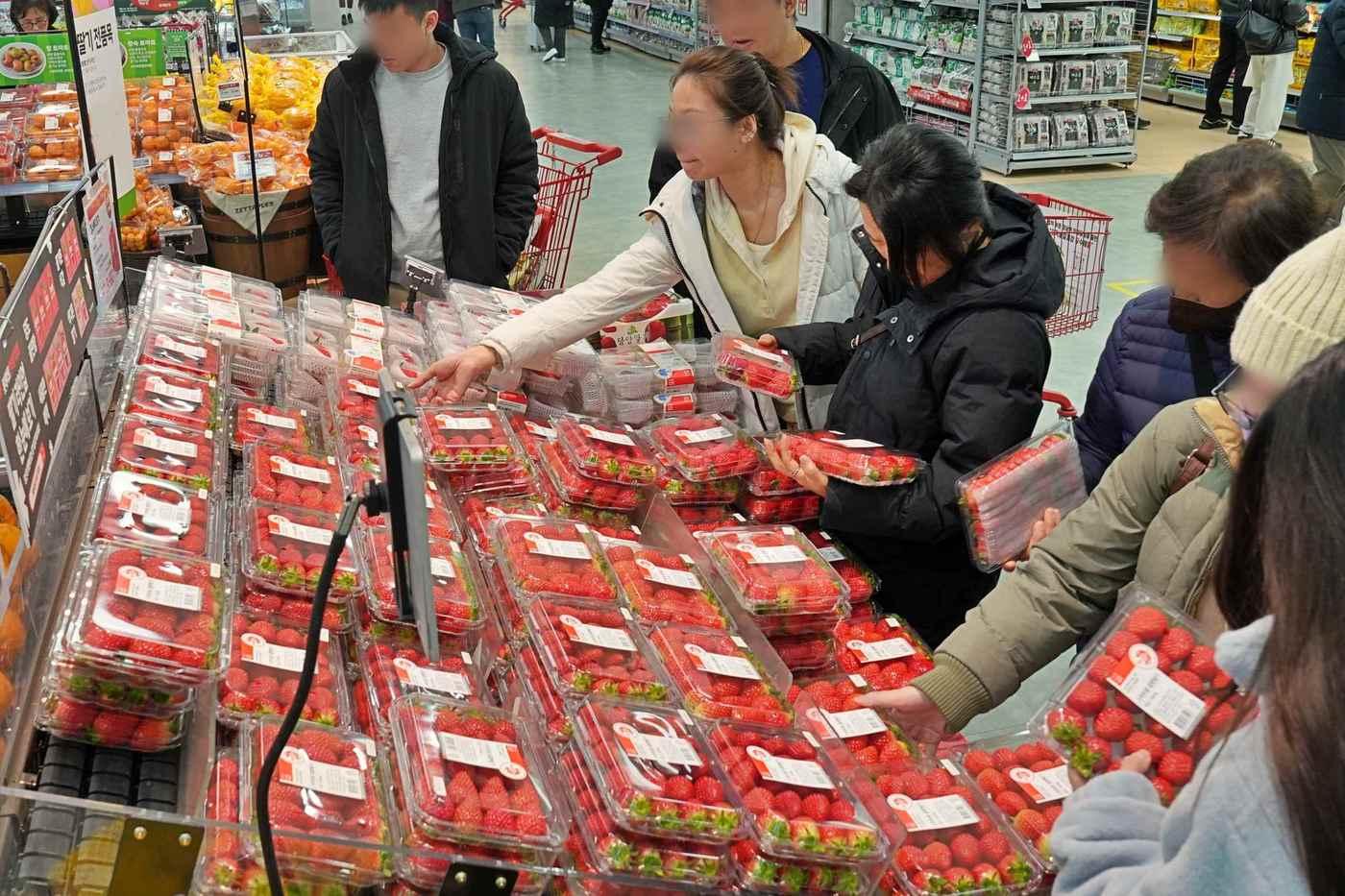 롯데마트 제타플렉스 서울역점 농산 매장 전경.&#40;롯데마트 제공&#41;