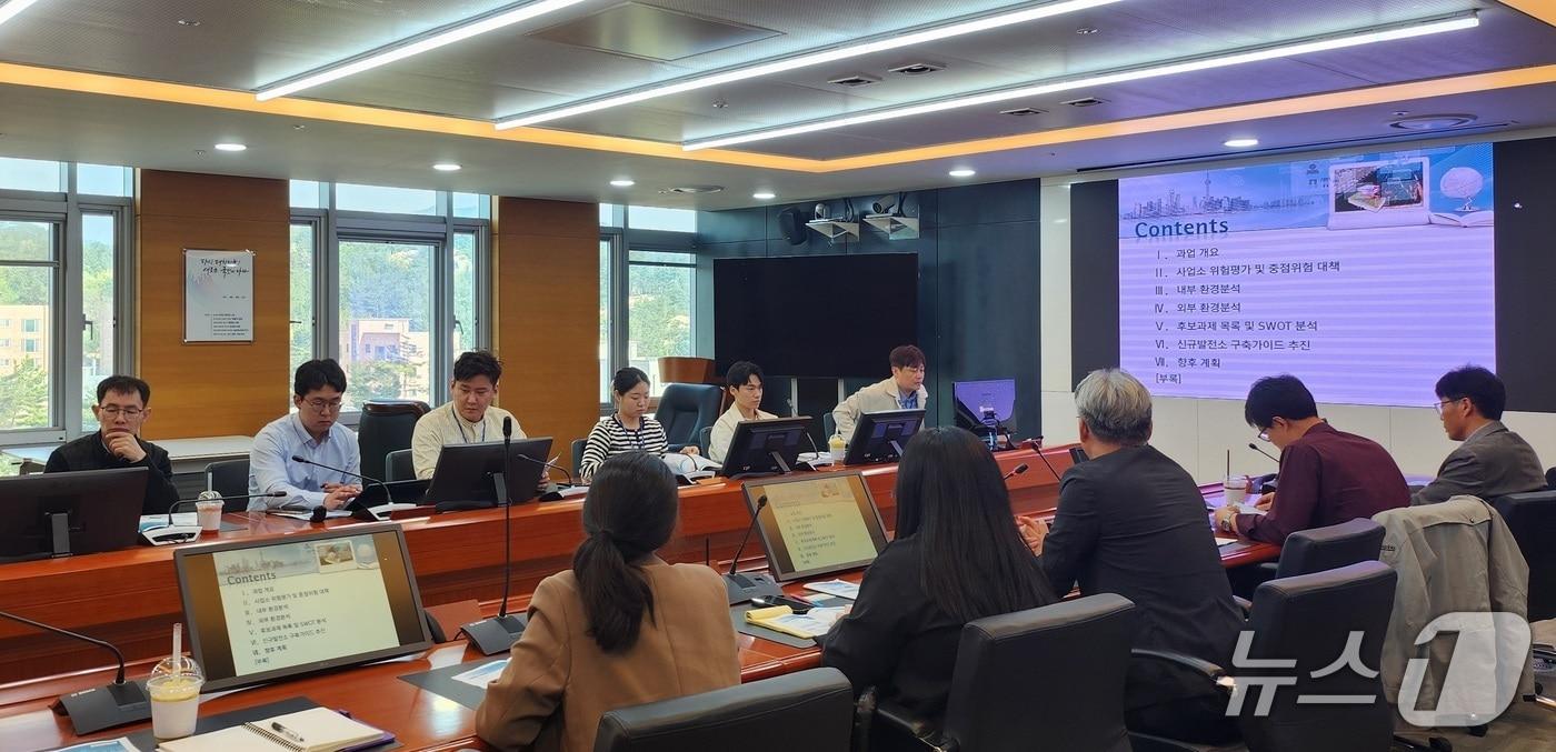 17일 충남 태안 본사에서 열린 ‘재난안전 기본계획 착수회의’ 모습&#40;서부발전 제공. 재판매 및 DB금지&#41;2025.11.18/뉴스1