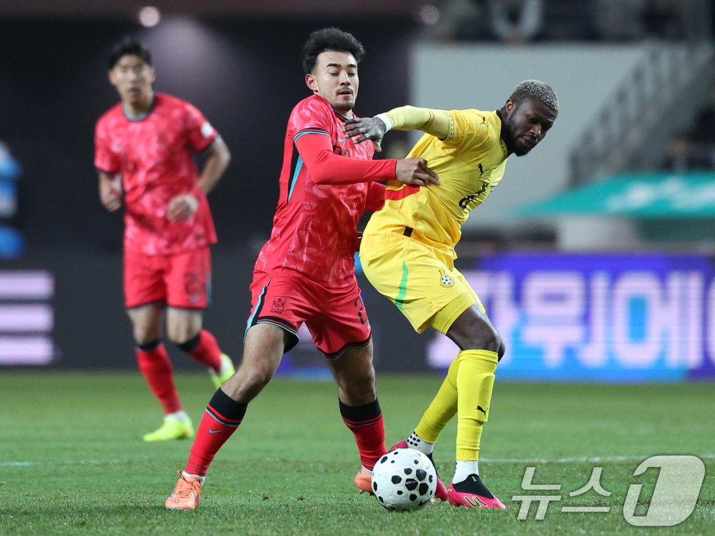 본문 이미지 - 홍명보호가 11월 A매치에서 모두 승리했다. 하지만 경기력은 썩 좋지 않았다. 특히 황인범의 빈자리가 티 많이 났다.  ⓒ News1 박지혜 기자
