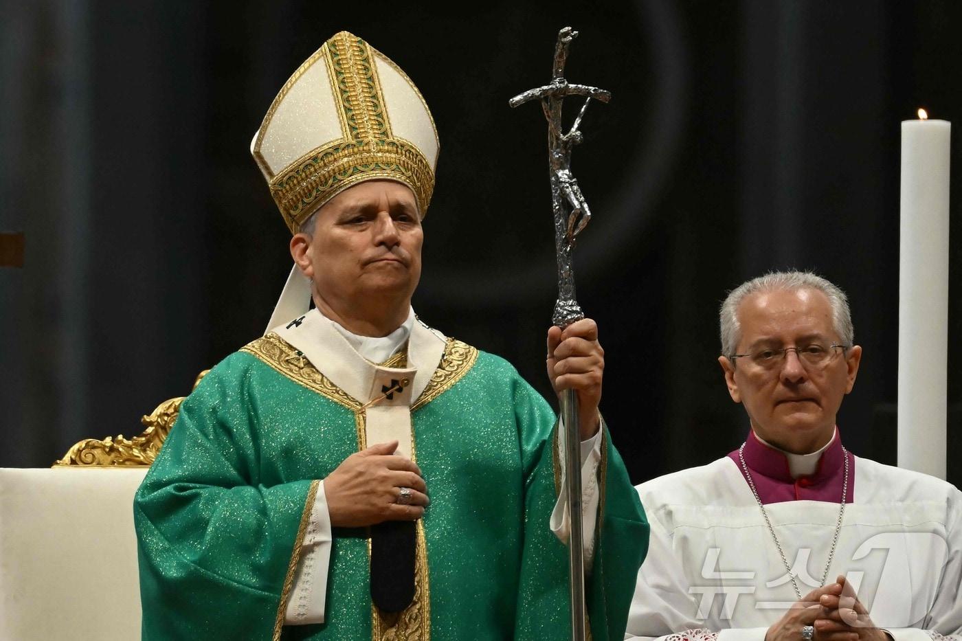 16일&#40;현지시간&#41; 레오 14세 교황이 바티칸 성베드로 성당에서 &#39;가난한 이들의 희년&#39; 미사를 집전하고 있다. 2025.11.16 ⓒ AFP=뉴스1 ⓒ News1 김지완 기자