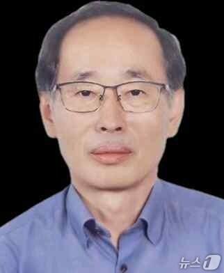 본문 이미지 - 한국농촌의학·지역보건학회는 '2025년 효석 농촌보건의료봉사상' 수상자로 최명석 신안대우병원 원장(사진)을 선정했다고 19일 밝혔다.(한국농촌의학·지역보건학회 제공)