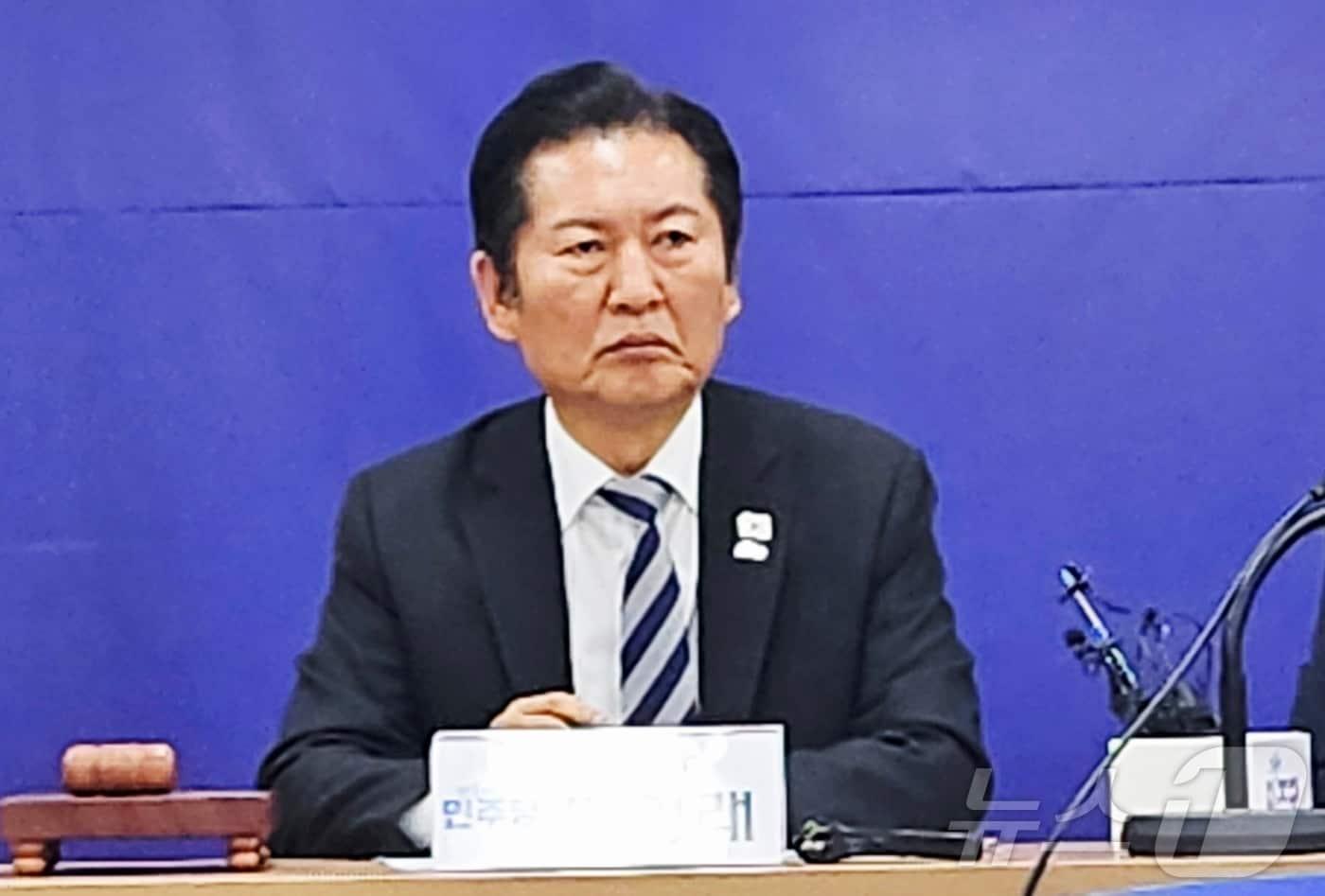 정청래 더불어민주당 대표가 19일 오전 대구 중구 삼덕동 더불어민주당 대구시당 김대중홀에서 현장 최고위원회의를 주재하고 있다. 2025.11.19/뉴스1 ⓒ News1 남승렬 기자