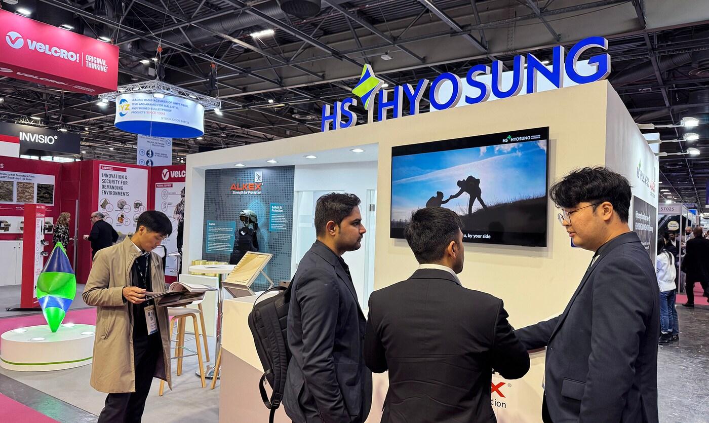 프랑스 파리에서 열리는 ‘밀리폴 파리 2025’의 HS효성첨단소재 부스 전경.&#40;HS효성 제공&#41;