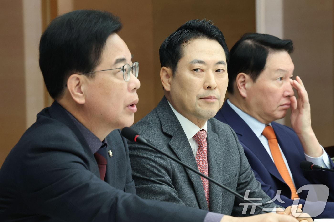 장동혁 국민의힘 대표가 19일 서울 중구 대한상공회의소 챔버라운지에서 열린 '국민의힘-대한상공회의소 정책간담회'에 참석하고 있다.(공동취재) 2025.11.19/뉴스1 ⓒ News1 박지혜 기자