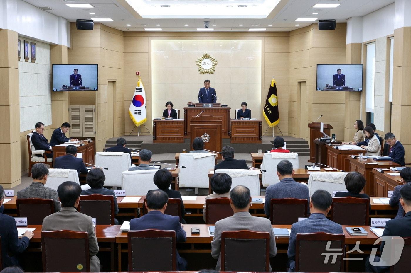 계룡시의회가 19일부터 12월15일까지 27일간의 일정으로 제185회 정례회를 연다.(계룡시의회 제공.재판매 및 DB금지)/뉴스1