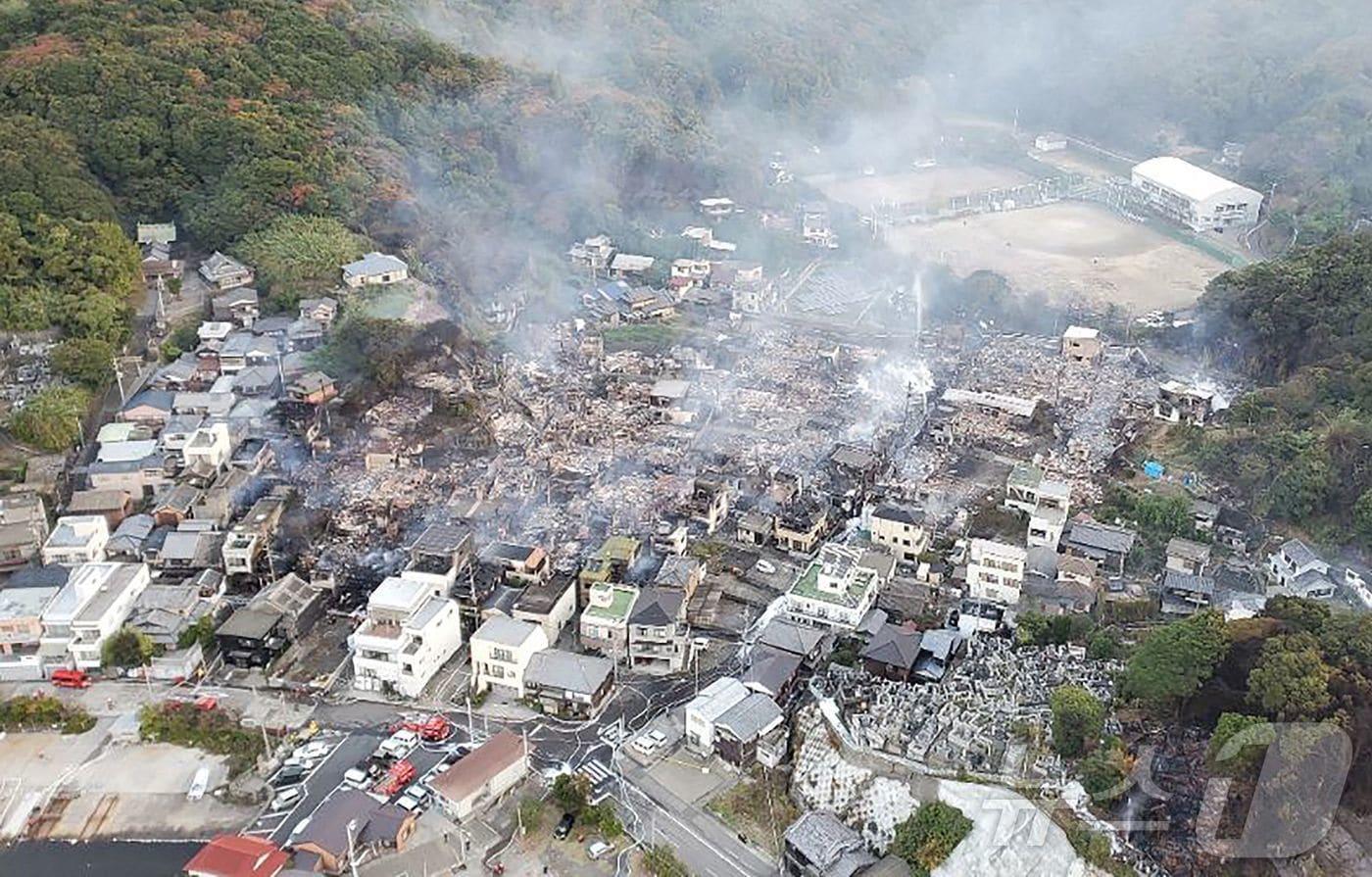 오이타현 오이타시 사가노세키 인근에서 밤새 화재가 발생했다. 2025.11.19 ⓒ AFP=뉴스1 ⓒ News1 김경민 기자
