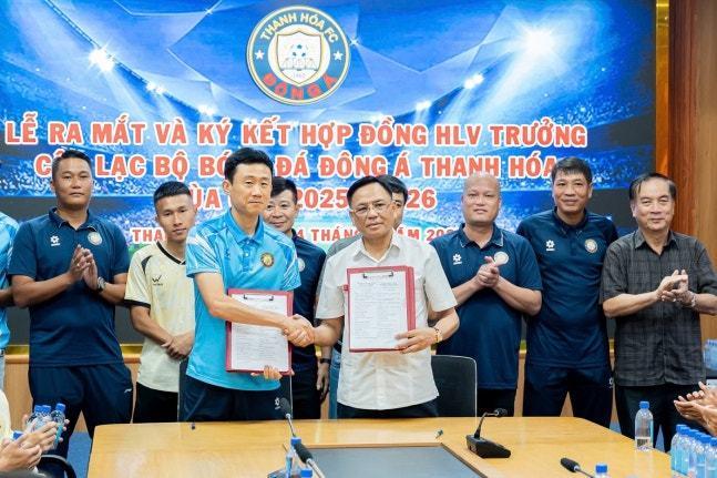 본문 이미지 -  최원권 감독이 3개월 만에 구단과 상호 합의 이별했다..(디제이매니지먼트 제공)