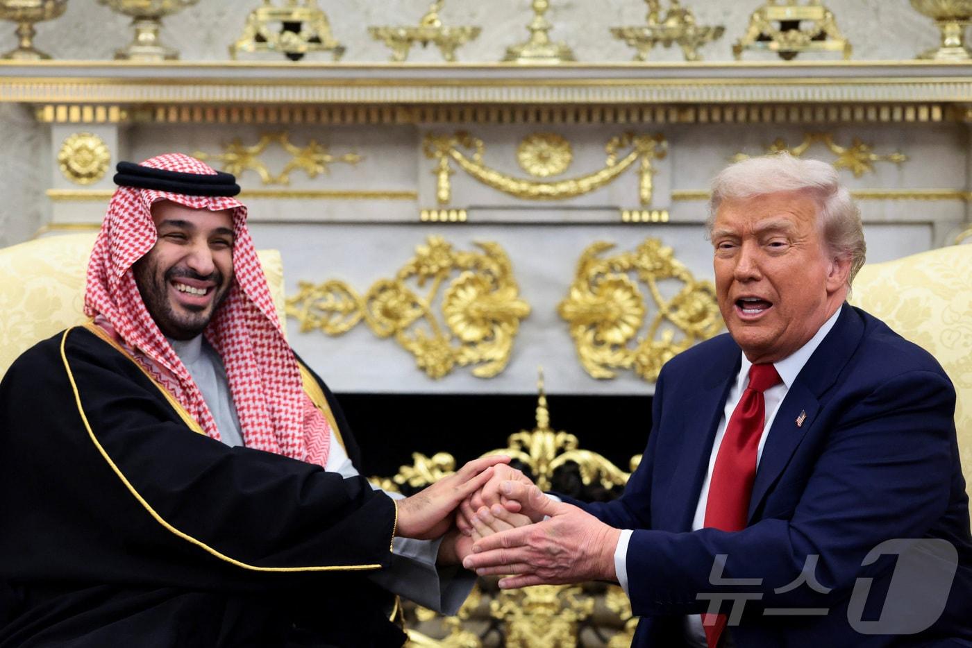 도널드 트럼프 미국 대통령&#40;오른쪽&#41;과 무함마드 빈살만 사우디 아라비아 왕세자의 백악관 정상회담. 2025.11.18 ⓒ 로이터=뉴스1 ⓒ News1 이지예 객원기자
