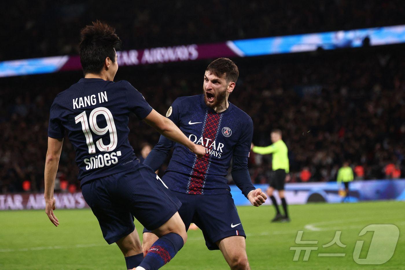 PSG의 이강인(왼쪽)ⓒ AFP=뉴스1