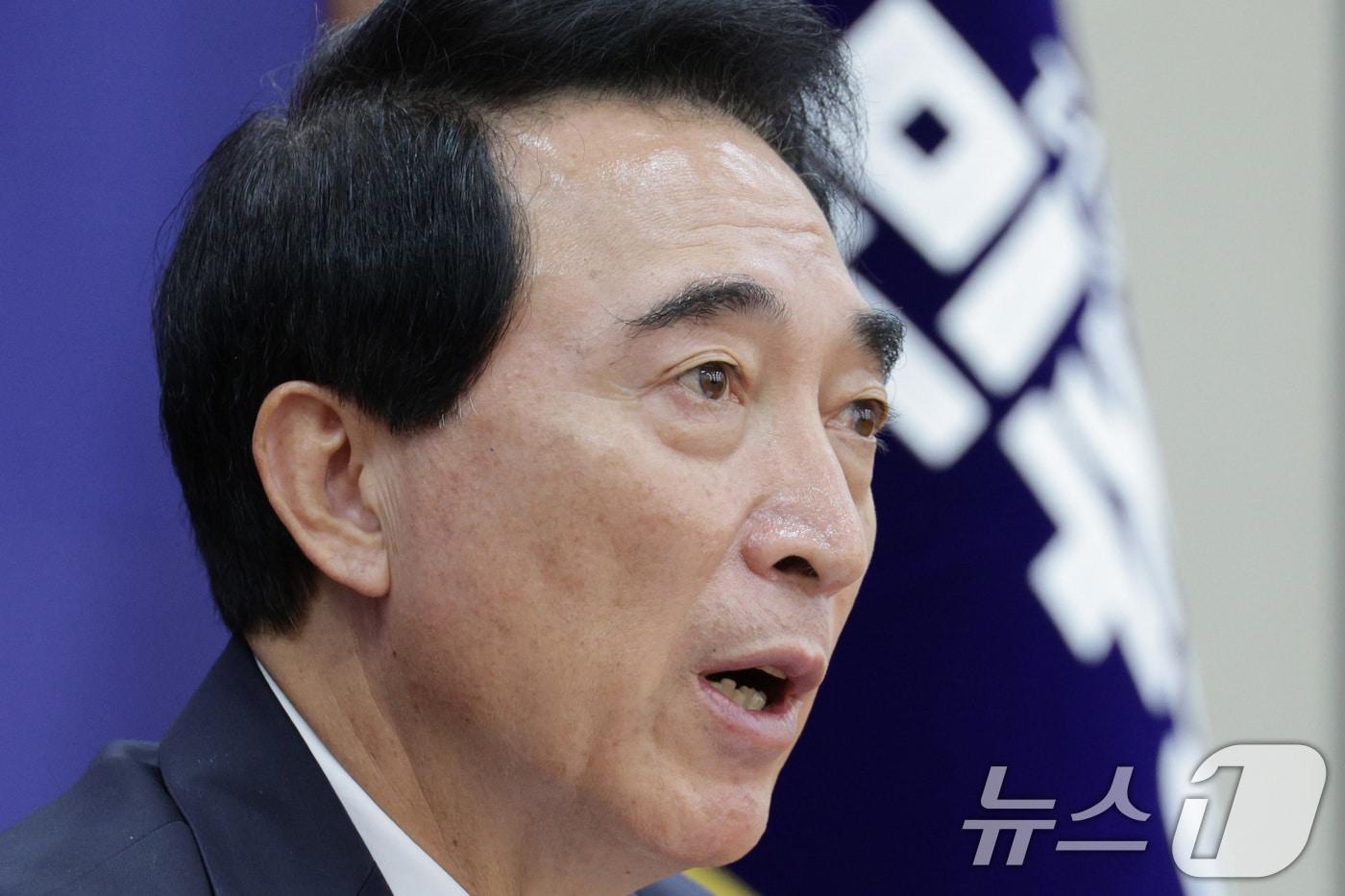 박수현 더불어민주당 수석대변인이 2일 서울 여의도 국회에서 국정감사 및 현안 관련 기자간담회를 하고 있다. 2025.11.2/뉴스1 ⓒ News1 신웅수 기자