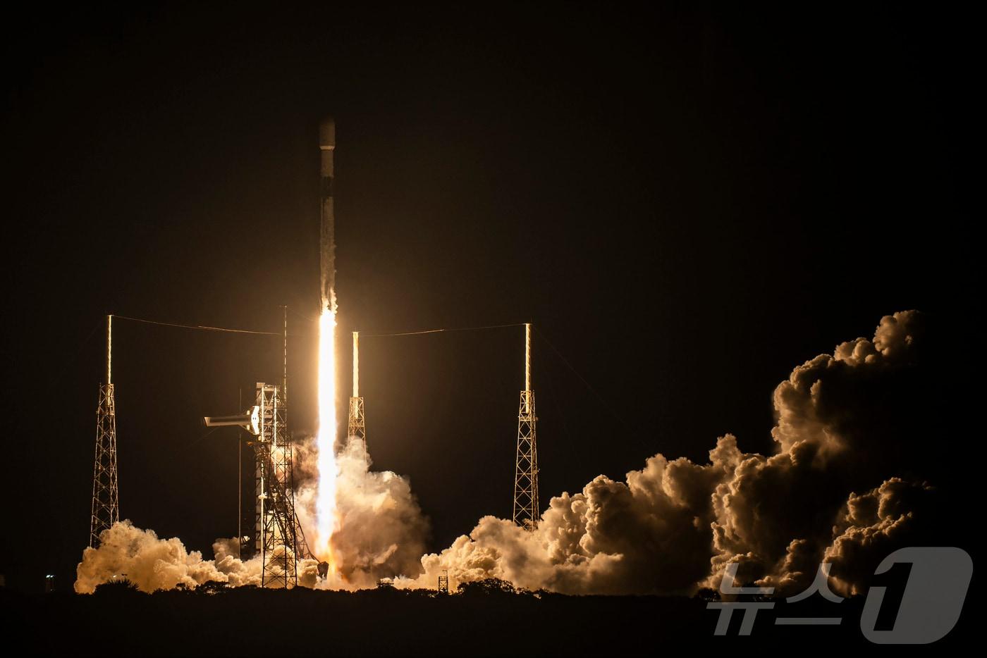 본문 이미지 - 한국 군 정찰위성 5호기. (스페이스x 제공, 사진은 기사 내용과 무관함)  ⓒ 뉴스1 김진환 기자