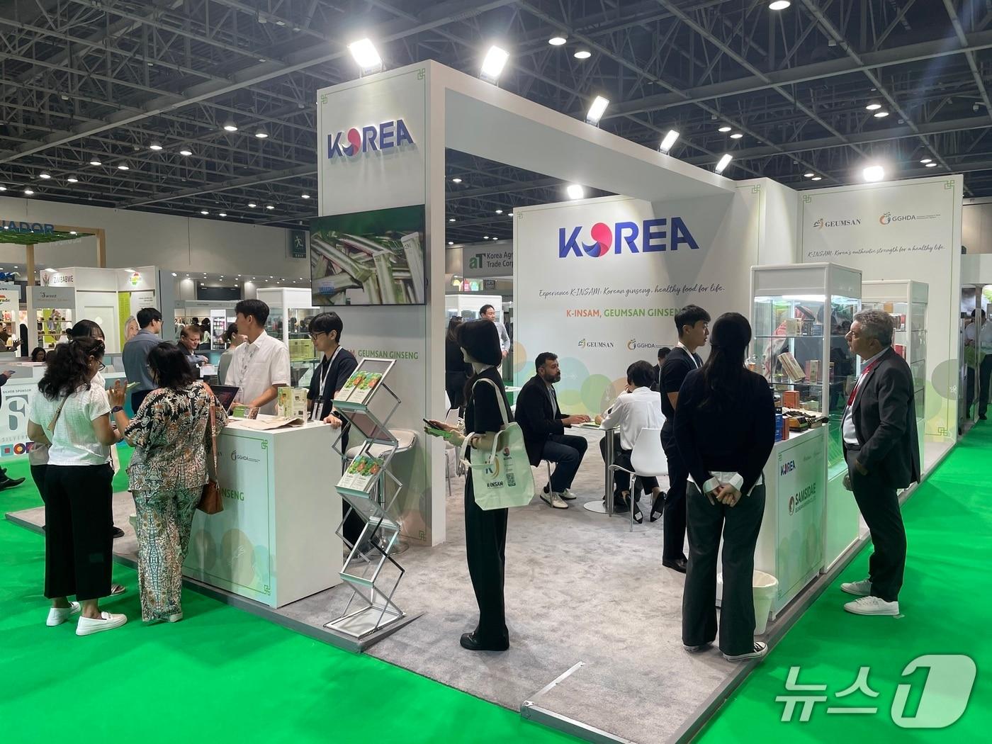 본문 이미지 - 2025년 두바이 유기농 제품 박람회 케이-인삼&#40;K-INSAM&#41; 공동홍보관 운영 모습 &#40;금산군 제공.재판매 및 DB금지&#41;/뉴스1