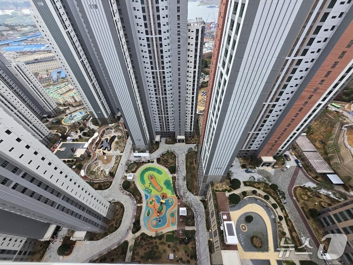 본문 이미지 -  부산 남구 '두산위브더제니스 오션시티' 전경 (두산건설 제공) 뉴스1 ⓒ News1