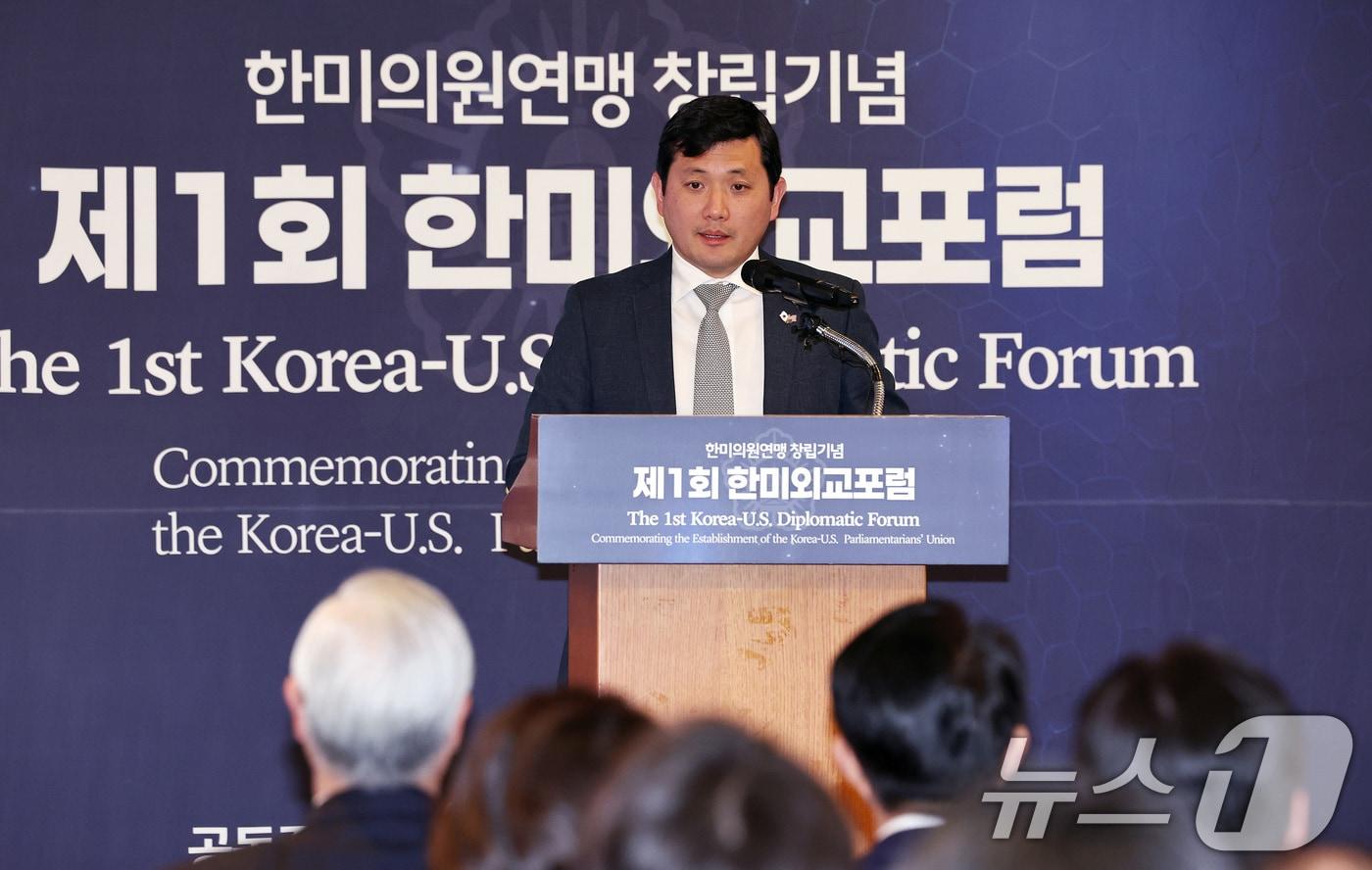 케빈 김 주한미국대사대리가 20일 오후 서울 중구 롯데호텔에서 열린 한미의원연맹 창립기념 제1회 한미외교포럼에서 기조연설을 하고 있다. 2025.11.20/뉴스1 ⓒ News1 구윤성 기자