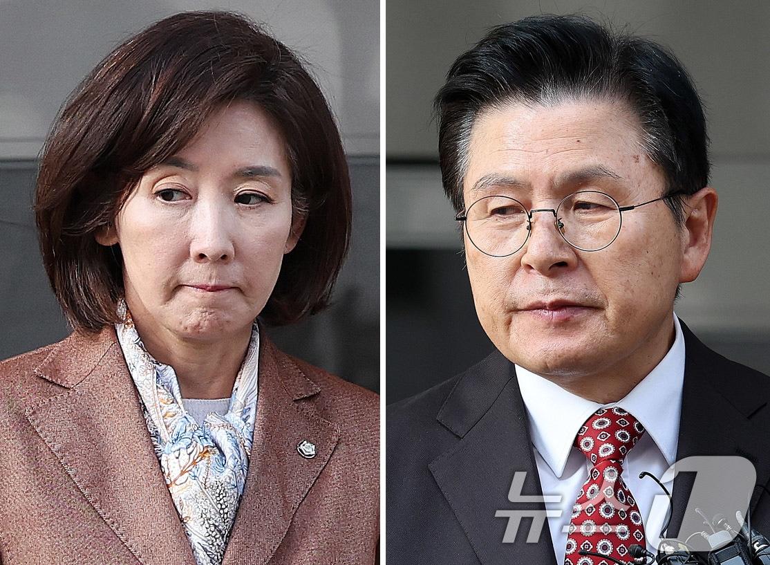 본문 이미지 - 나경원 국민의힘 의원&#40;왼쪽&#41;과 황교안 전 국무총리가 20일 서울 양천구 남부지법에서 열린 &#39;자유한국당 패스트트랙&#40;신속처리안건&#41; 충돌 사건&#39; 1심 선고를 마친 뒤 법원을 나서고 있다. 2025.11.20/뉴스1 ⓒ News1 박지혜 기자