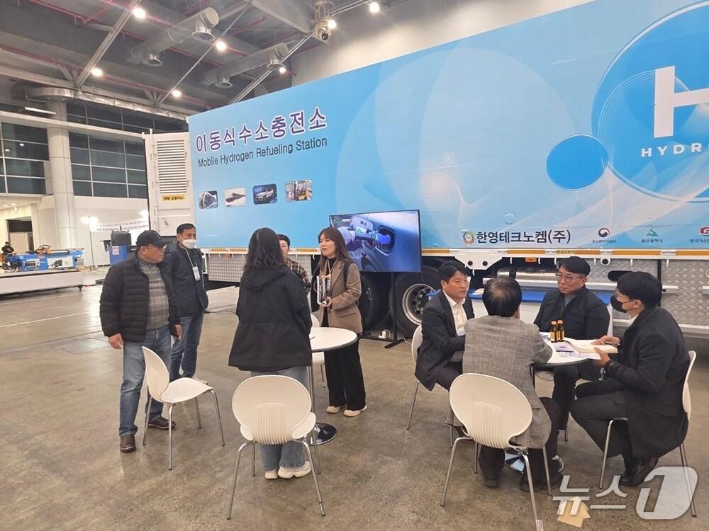 본문 이미지 - 김제시는 20일 대구 엑스코에서 열린 '국제철강 및 비철금속 산업전'에서 투자유치 활동을 벌였다.