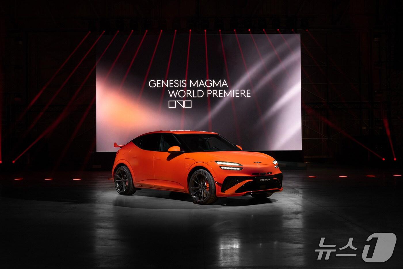 제네시스는 20일(현지시간) 프랑스 남부 르 카스텔레(Le Castellet) 지역에 위치한 폴 리카르 서킷에서 '마그마 월드 프리미어' 행사를 개최하고 브랜드 최초의 고성능 모델 'GV60 마그마'(GV60 Magma)를 처음으로 공개했다.(제네시스 제공) 
