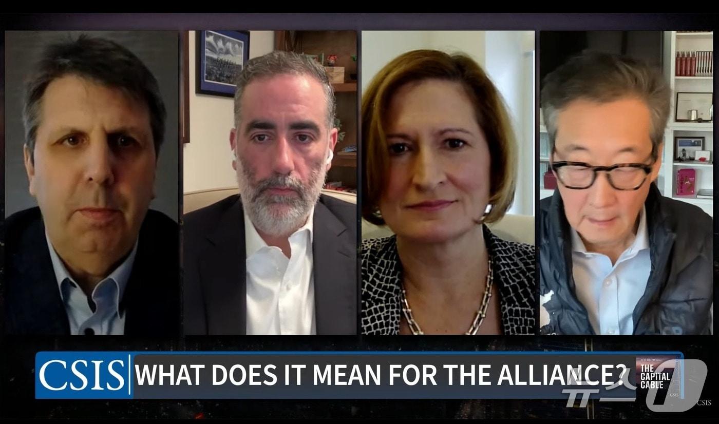 왼쪽부터 마크 리퍼트 전 주한 미국대사, 앤서니 루지에로 전 백악관 NSC 북한국장, 카라 애버크롬비 전 국방부 정책담당 부차관 대행, 빅터 차 CSIS 한국석좌 &#40;CSIS 제공&#41;