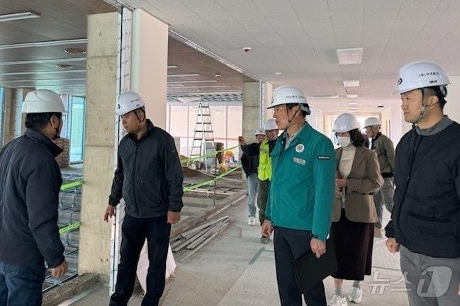 본문 이미지 - 경북교육청이 학교 공사 현장의 안전 강화를 위해 지난달 24일부터 이달 14일까지 공사가 진행 중인 학교 10곳에서 안전 점검을 벌였다.(경북교육청 제공. 재판매 및 DB금지) /뉴스1